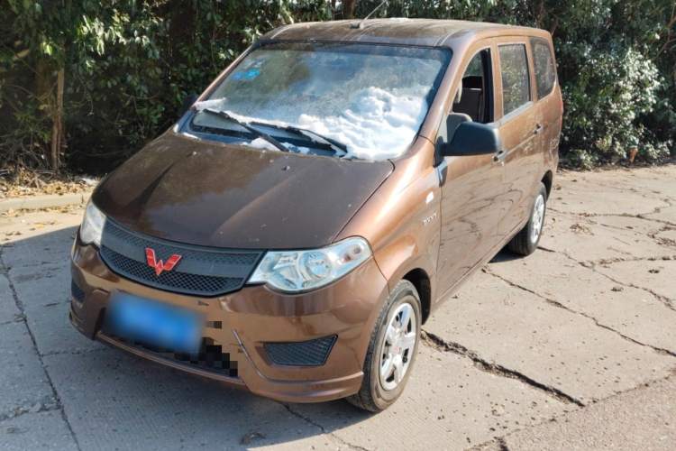 五菱汽车 五菱宏光 2015款 1.5L S 基本型国V 2.05万
